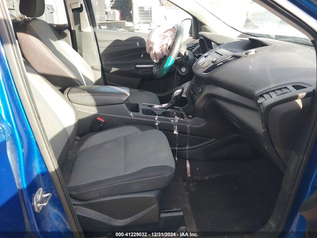 Ford ESCAPE SE 2018 1FMCU9GD3JUA73352 Image 5