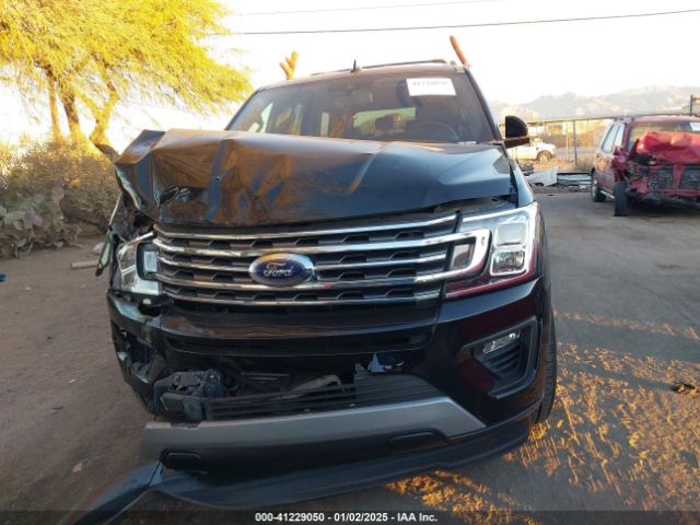 1FMJU1HT1KEA30851 Ford Expedition Xlt