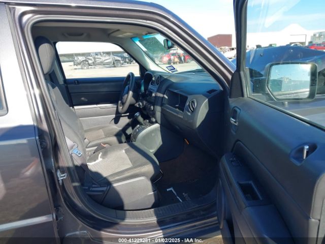 1C4NJPBA2GD560106 Jeep Patriot Sport