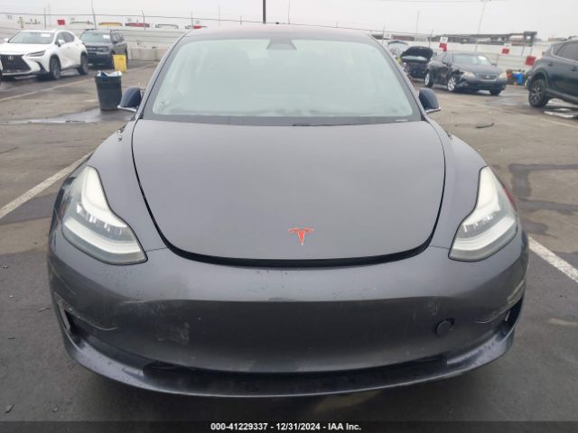 5YJ3E1EB1JF181353 Tesla Model 3 Long Range/performance