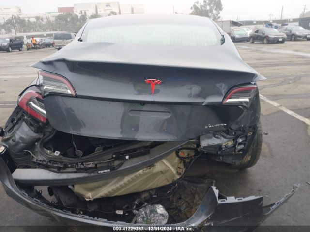5YJ3E1EB1JF181353 Tesla Model 3 Long Range/performance