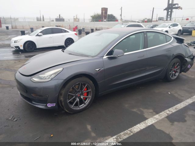 5YJ3E1EB1JF181353 Tesla Model 3 Long Range/performance