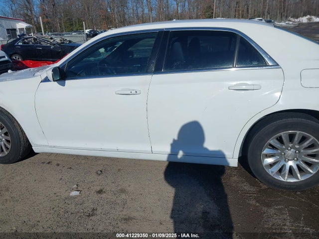 Chrysler 300 2014 2C3CCAAG6EH365327 Image 13