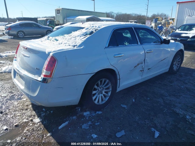 2C3CCAAG6EH365327 Chrysler 300
