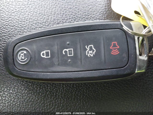 1FMCU9HD0KUA92814 Ford ESCAPE SEL