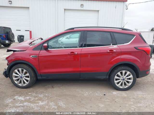 1FMCU9HD0KUA92814 Ford ESCAPE SEL