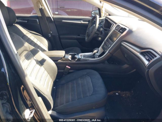 3FA6P0H72GR268992 Ford FUSION SE