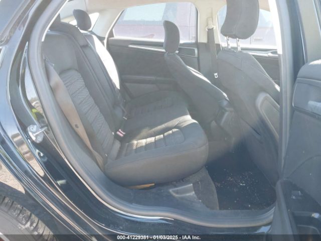 3FA6P0H72GR268992 Ford FUSION SE