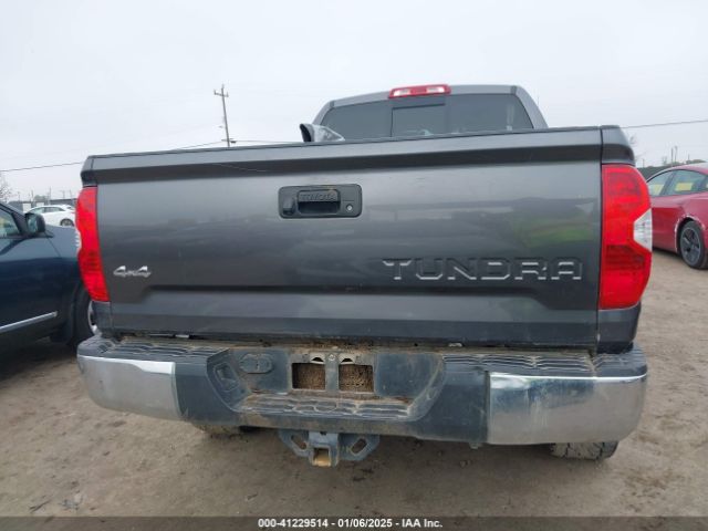 5TFUM5F16EX052444 Toyota Tundra Sr5 4.6l V8