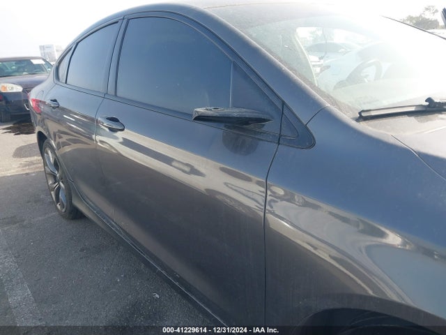 1C3CCCBG8FN515103 Chrysler 200 S