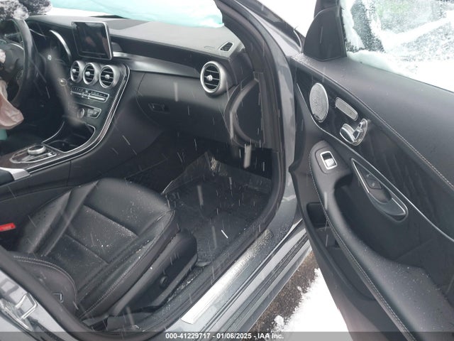 55SWF4KB3HU215771 Mercedes-Benz C 300 4matic/luxury 4matic/sport 4matic