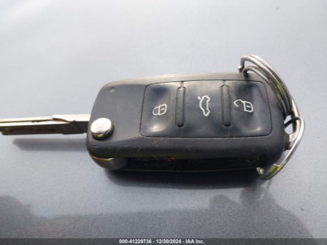 1VWAS7A37GC026679 Volkswagen Passat 1.8t S