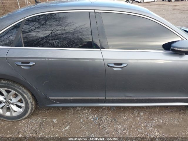 1VWAS7A37GC026679 Volkswagen Passat 1.8t S