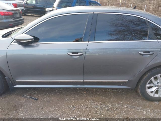 1VWAS7A37GC026679 Volkswagen Passat 1.8t S