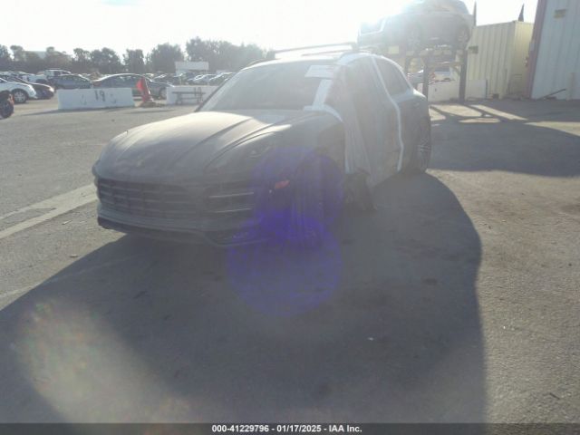 WP1AF2A53HLB60214 Porsche Macan Turbo