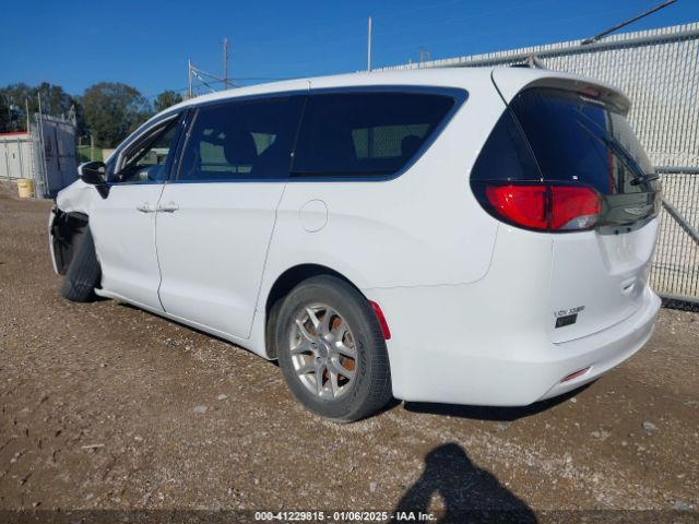 2C4RC1CG0NR163242 Chrysler Voyager Lx