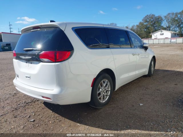 2C4RC1CG0NR163242 Chrysler Voyager Lx