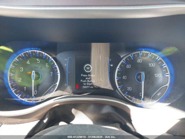 2C4RC1CG0NR163242 Chrysler Voyager Lx