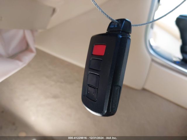 4T1BF1FKXFU952572 Toyota CAMRY XLE
