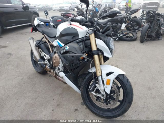 2022 BMW S 1000 WB10E5301N6F43694