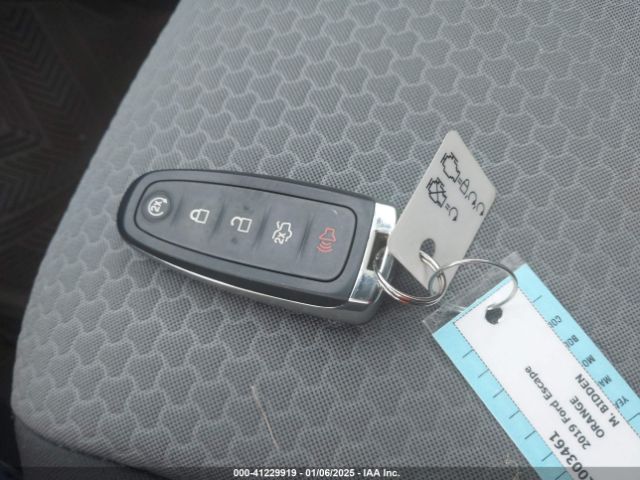 2019 FORD ESCAPE 1FMCU9GD5KUB76144 Photo 10