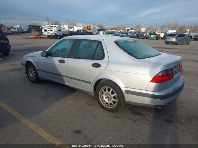 2001 SAAB 9-5 YS3ED48E013038600 Photo 2