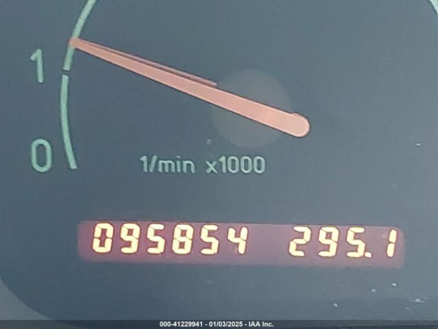 2001 SAAB 9-5 YS3ED48E013038600 Photo 6