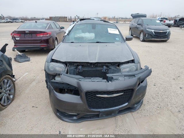 Chrysler 300 2018 2C3CCABG5JH245107 Image 12