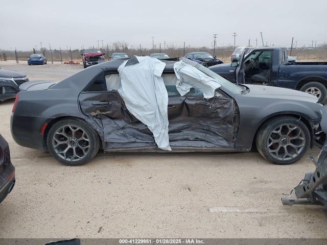 Chrysler 300 2018 2C3CCABG5JH245107 Image 13