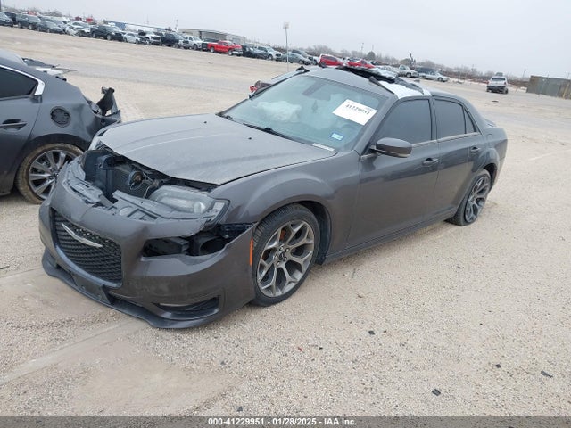 Chrysler 300 2018 2C3CCABG5JH245107 Image 2