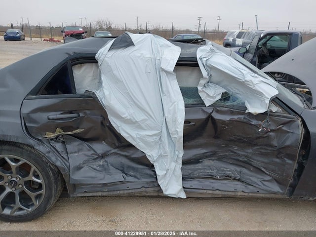Chrysler 300 2018 2C3CCABG5JH245107 Image 6