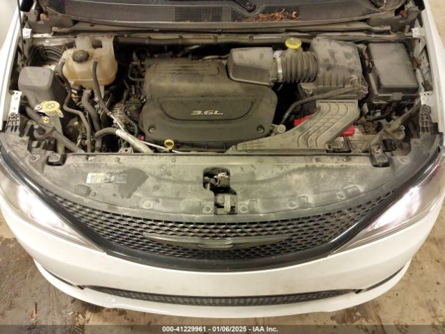 2C4RC1BGXJR293315 Chrysler Pacifica Touring L