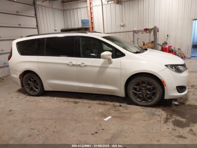 2C4RC1BGXJR293315 Chrysler Pacifica Touring L