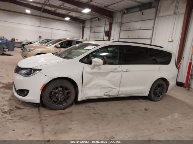 2C4RC1BGXJR293315 Chrysler Pacifica Touring L