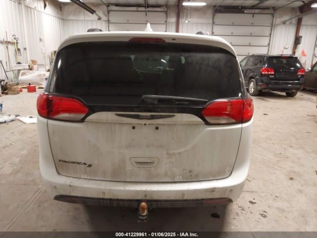 2C4RC1BGXJR293315 Chrysler Pacifica Touring L