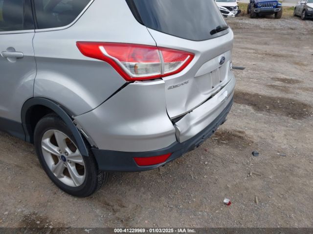 1FMCU0G73FUA87491 Ford ESCAPE SE