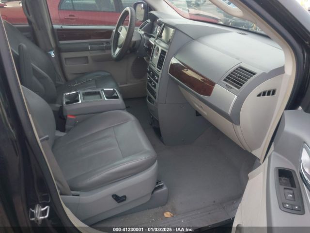 2010 CHRYSLER TOWN & COUNTRY 2A4RR5D16AR451366 Photo 4