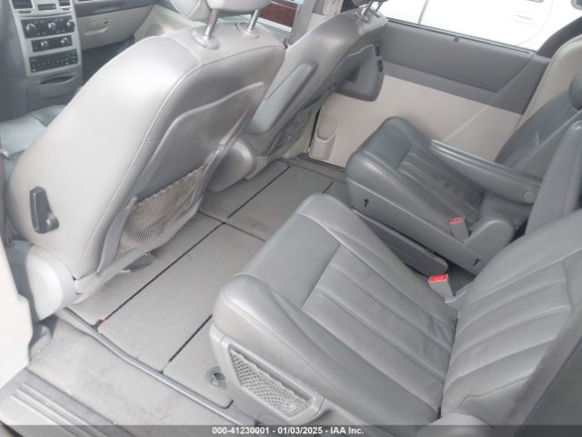 2010 CHRYSLER TOWN & COUNTRY 2A4RR5D16AR451366 Photo 7