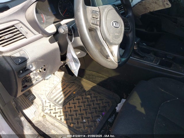 KIA Optima Lx 2018 5XXGT4L39JG195325 Image 18