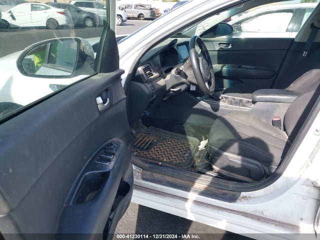 KIA Optima Lx 2018 5XXGT4L39JG195325 Image 5