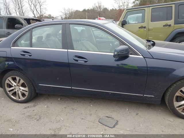 WDDGF8AB7ER310702 Mercedes-Benz C 300 Luxury 4matic/sport 4matic