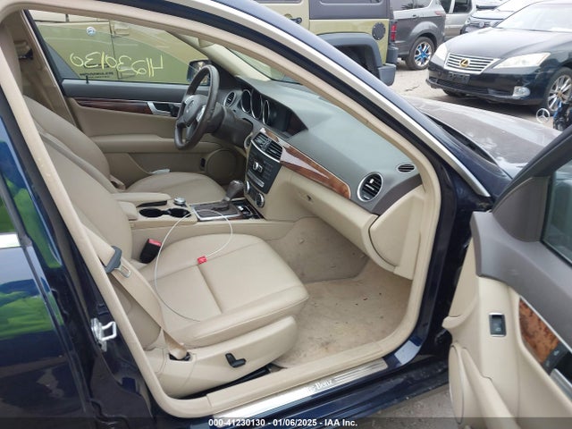 WDDGF8AB7ER310702 Mercedes-Benz C 300 Luxury 4matic/sport 4matic