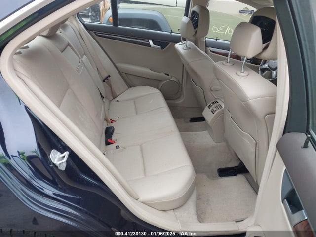 WDDGF8AB7ER310702 Mercedes-Benz C 300 Luxury 4matic/sport 4matic