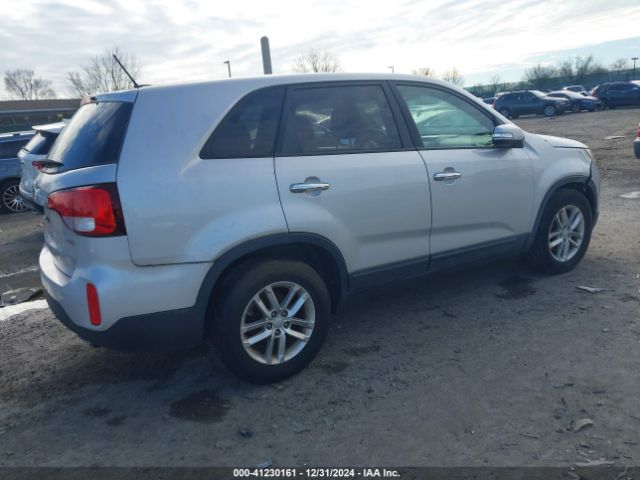 5XYKT3A6XEG445965 KIA SORENTO LX