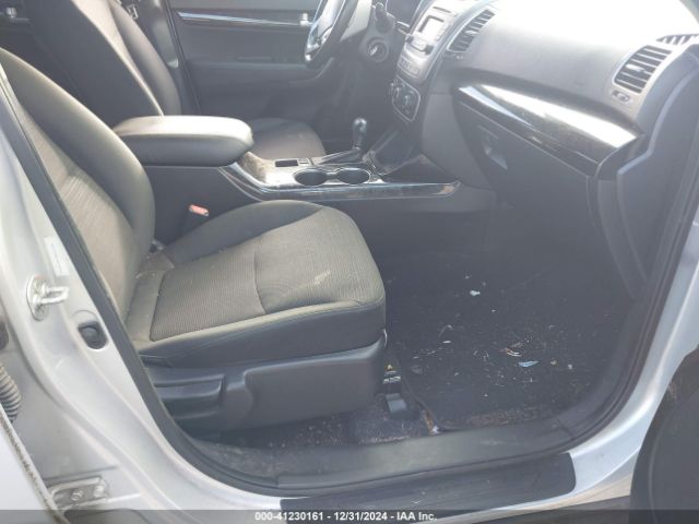 5XYKT3A6XEG445965 KIA SORENTO LX