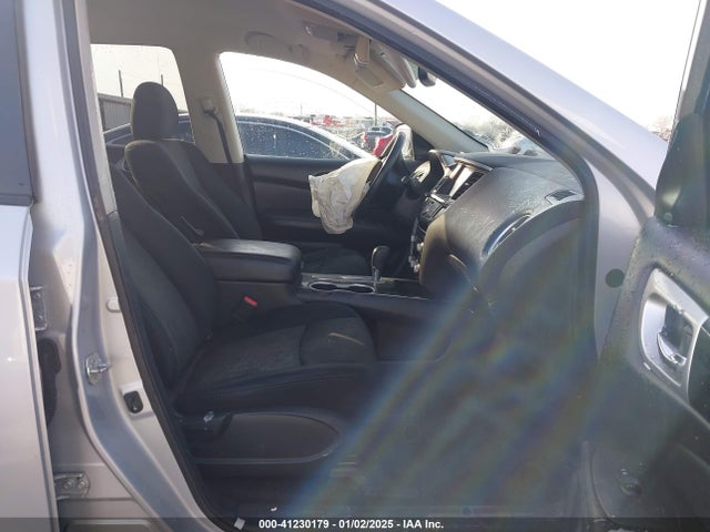 5N1DR2MN6KC606358 Nissan Pathfinder Sv