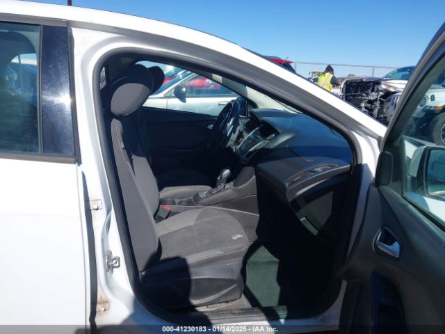 1FADP3F22EL117601 Ford FOCUS SE