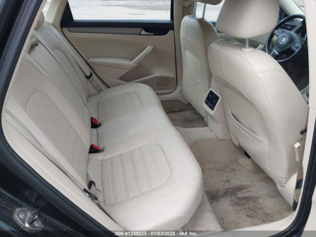 1VWBT7A33FC005702 Volkswagen Passat 1.8t Se