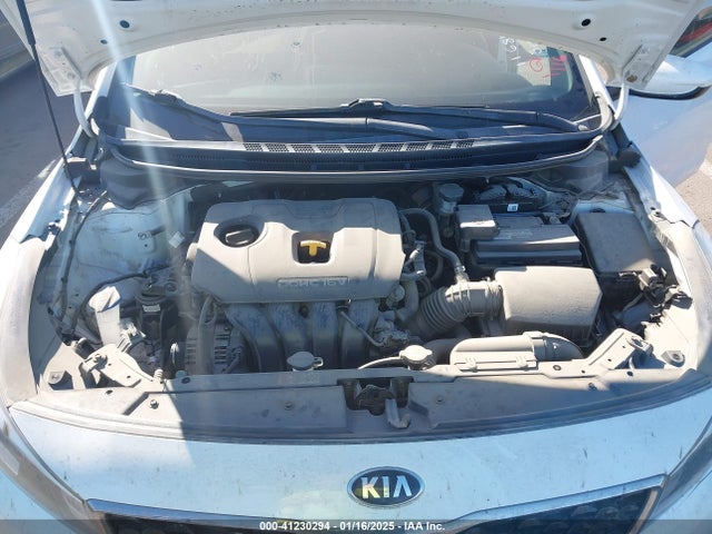 KIA FORTE LX 2017 3KPFL4A76HE116813 Image 10