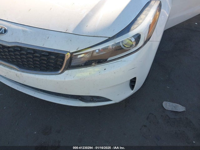 KIA FORTE LX 2017 3KPFL4A76HE116813 Image 6